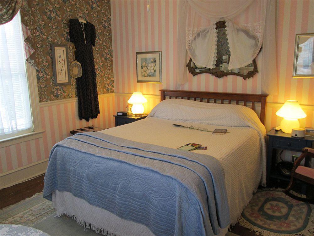 Yellow Turtle Inn New Windsor 외부 사진